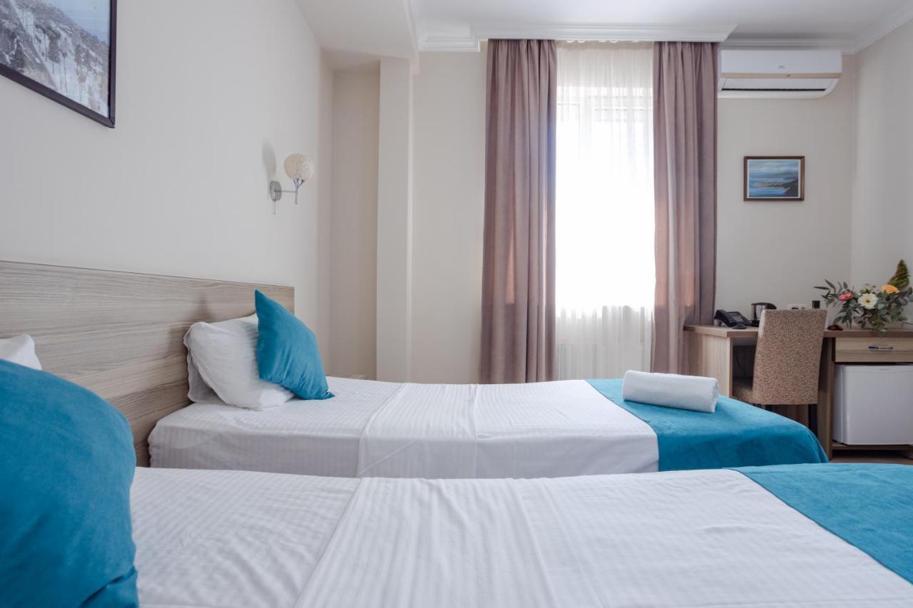 Daisi Sunset Hotel Batumi Bagian luar foto
